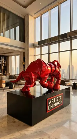 Toro Rosso Monumental — Resina de alta dureza, acabado en pintura automotriz
